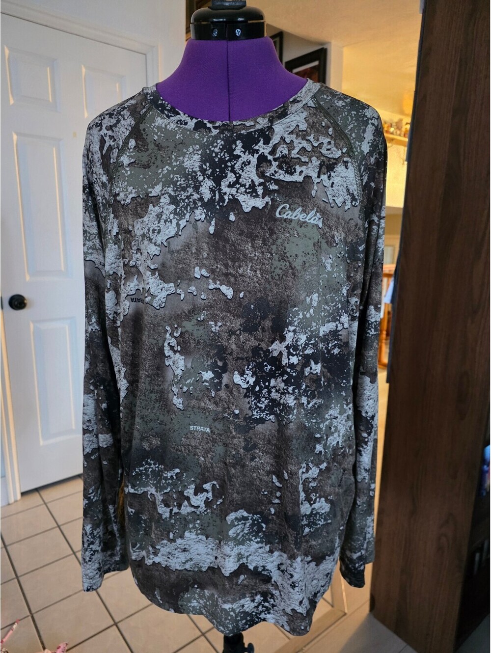 Mens Cabelas long sleeve UPF shirt camo